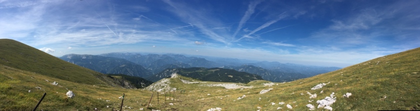 Der Abstieg erfolgt über den Fadenweg. Rodel Austria Naturbahnrodeln